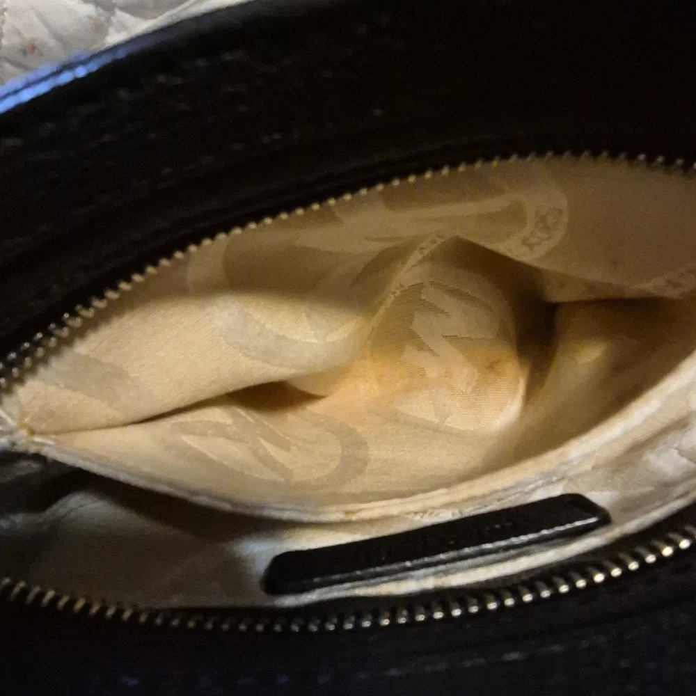 Michael Kors Black Pebbled Leather Handbag with Silver MK Charm - Picture 8 of 9